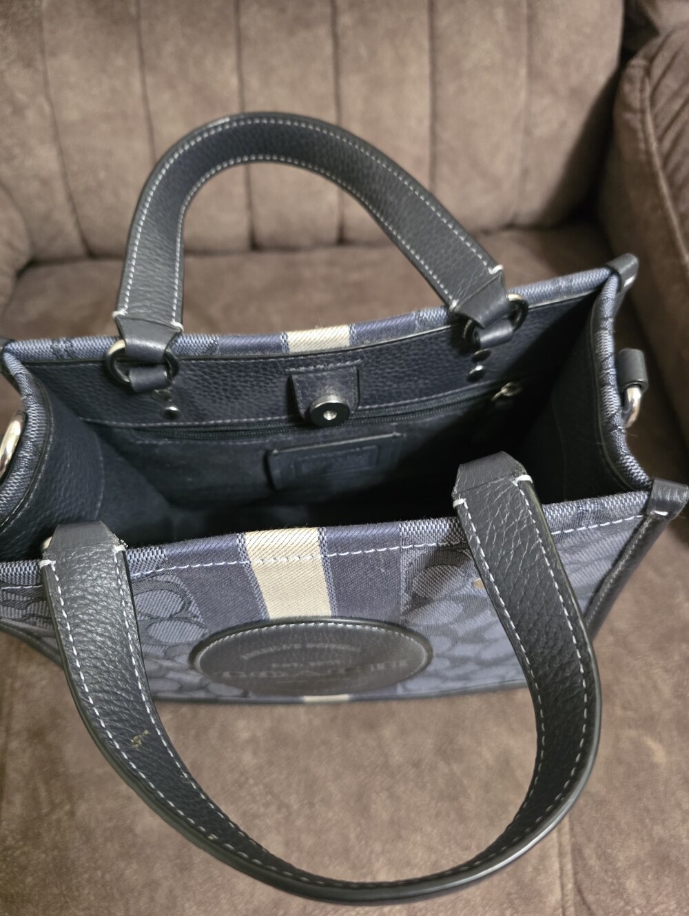 Coach Navy and Cream Stripe Signature Small Tote With Hang Tag - Picture 3 of 4